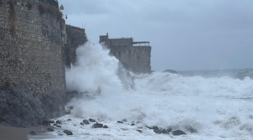 Yellow weather alert for Campania: heavy rain, strong winds, and risk of hydrogeological instability