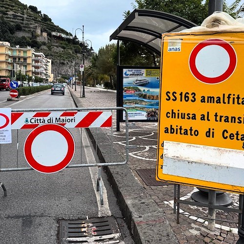 Road signage warnings in Maiori<br />&copy; Massimiliano D'Uva